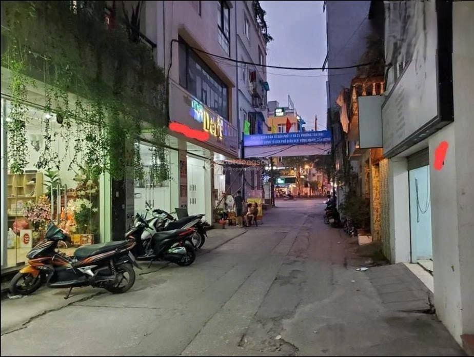 Cho thuê nhà Dốc Thọ Lão, 4 tầng, 30m2, 4 ngủ, 12 Triệu KD, VP kết hợp ở gia đình thuê. - Ảnh chính